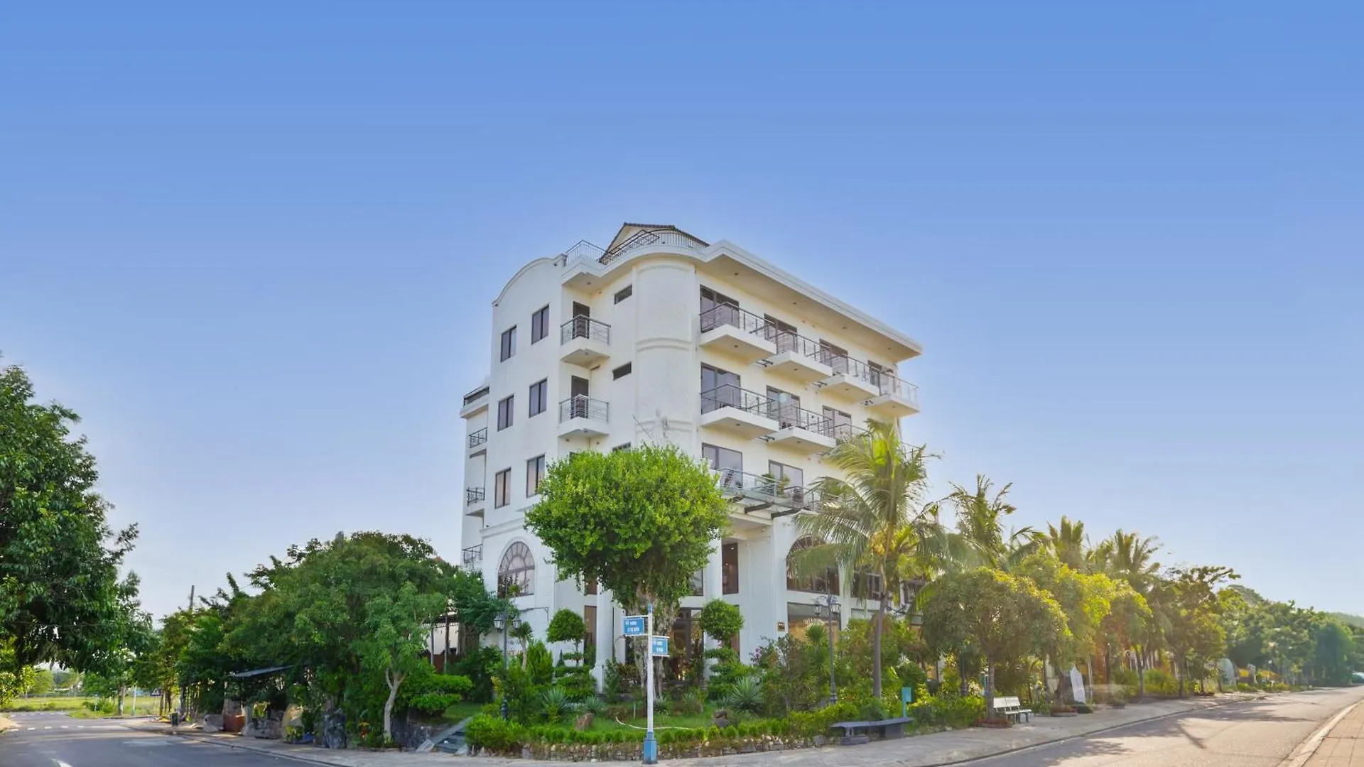 Jm Hoi An Beach Hotel - Free Shuttle Car To Old Town 4*,  Vietnam
